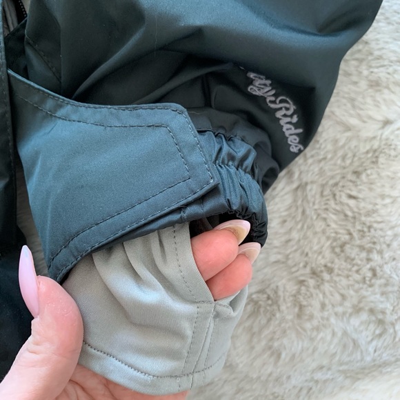 Betty Rides snow jacket, size S, dark green colour. - Picture 5 of 7